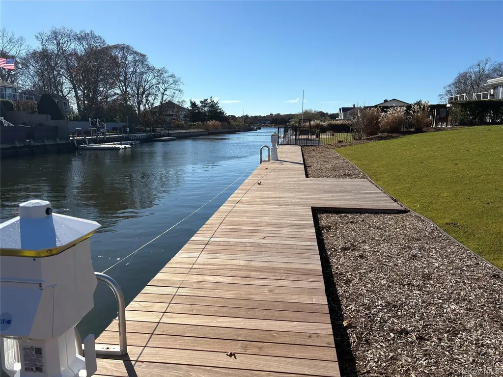 4 Mill Pond Road Hampton Bays NY 11946