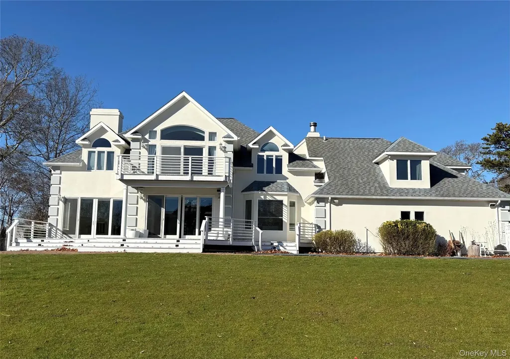 4 Mill Pond Road Hampton Bays NY 11946