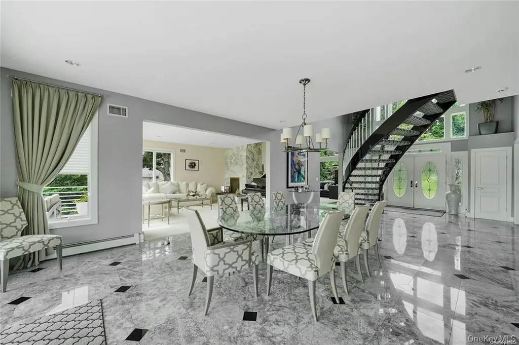 4 Mill Pond Road Hampton Bays NY 11946