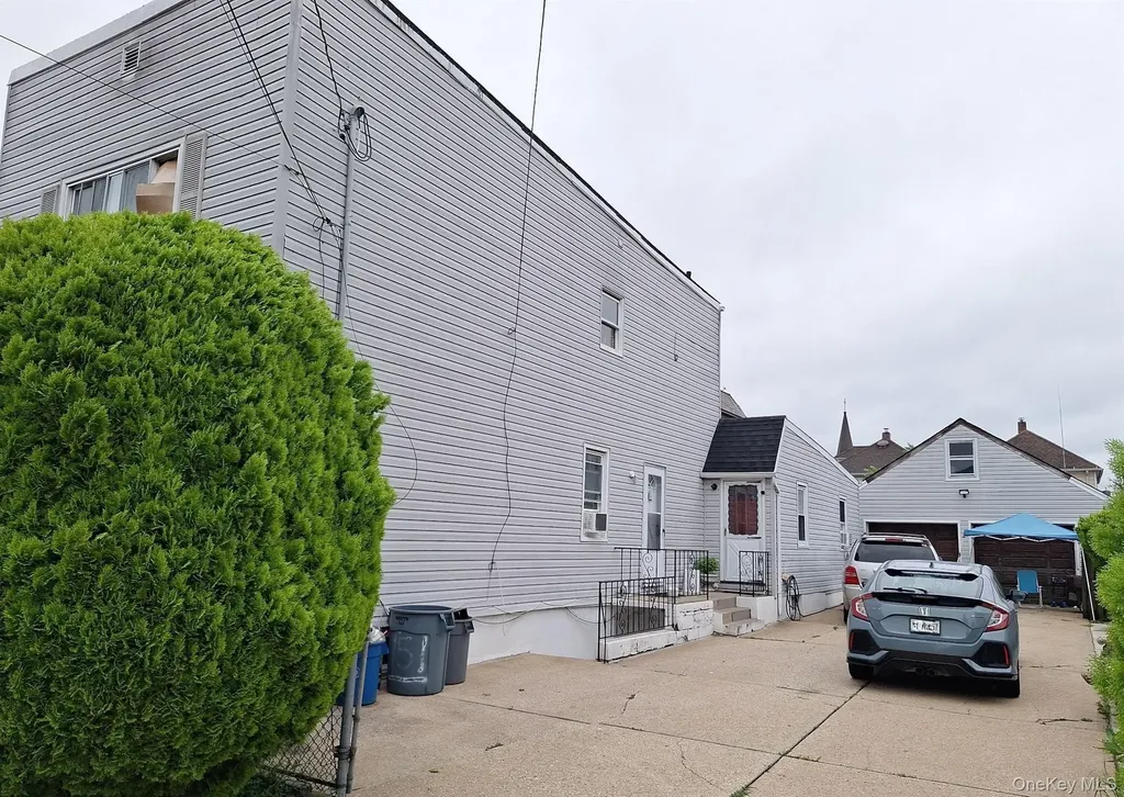 151 Lincoln Avenue Mineola NY 11501