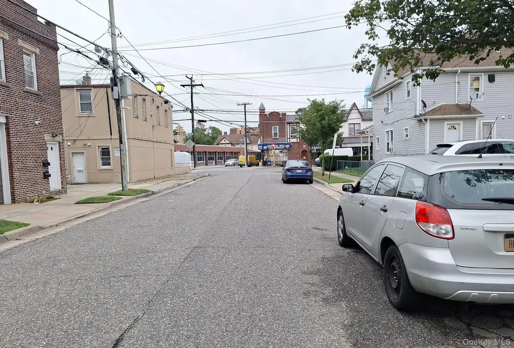 151 Lincoln Avenue Mineola NY 11501