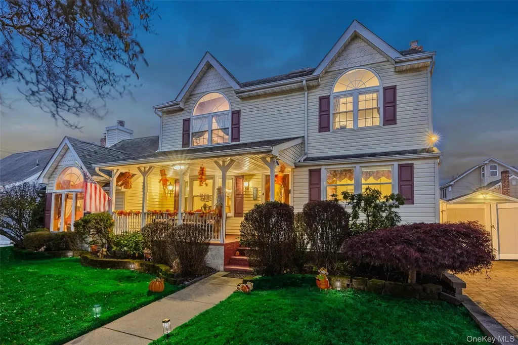 2906 Lawrence Drive Wantagh NY 11793