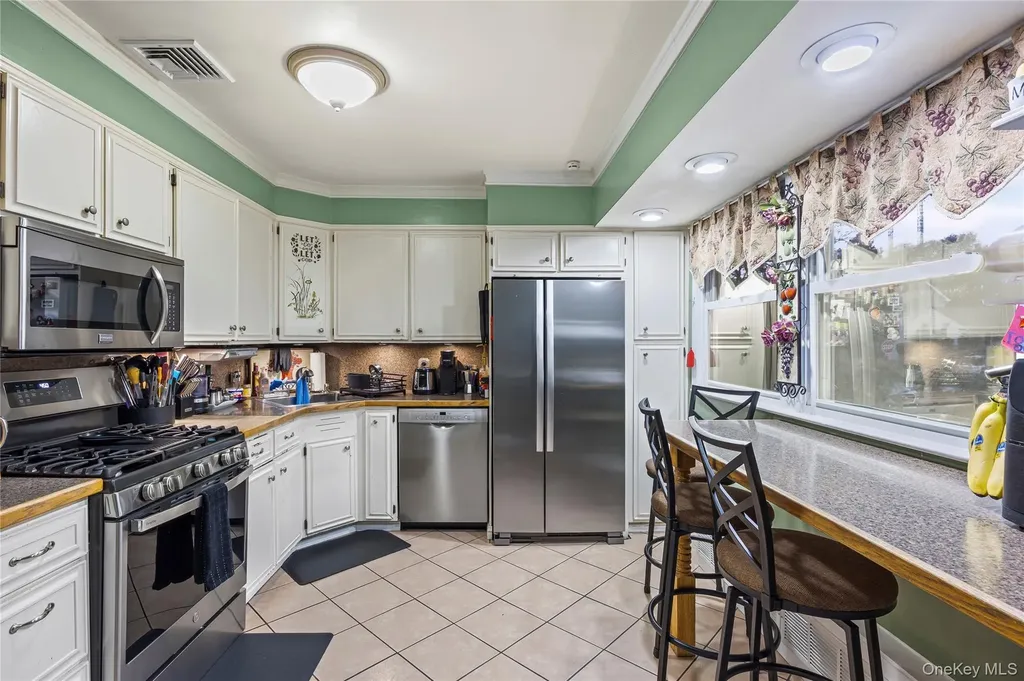 2906 Lawrence Drive Wantagh NY 11793