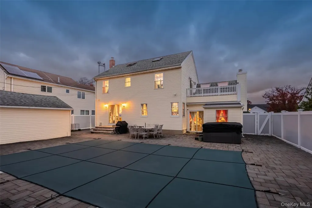 2906 Lawrence Drive Wantagh NY 11793