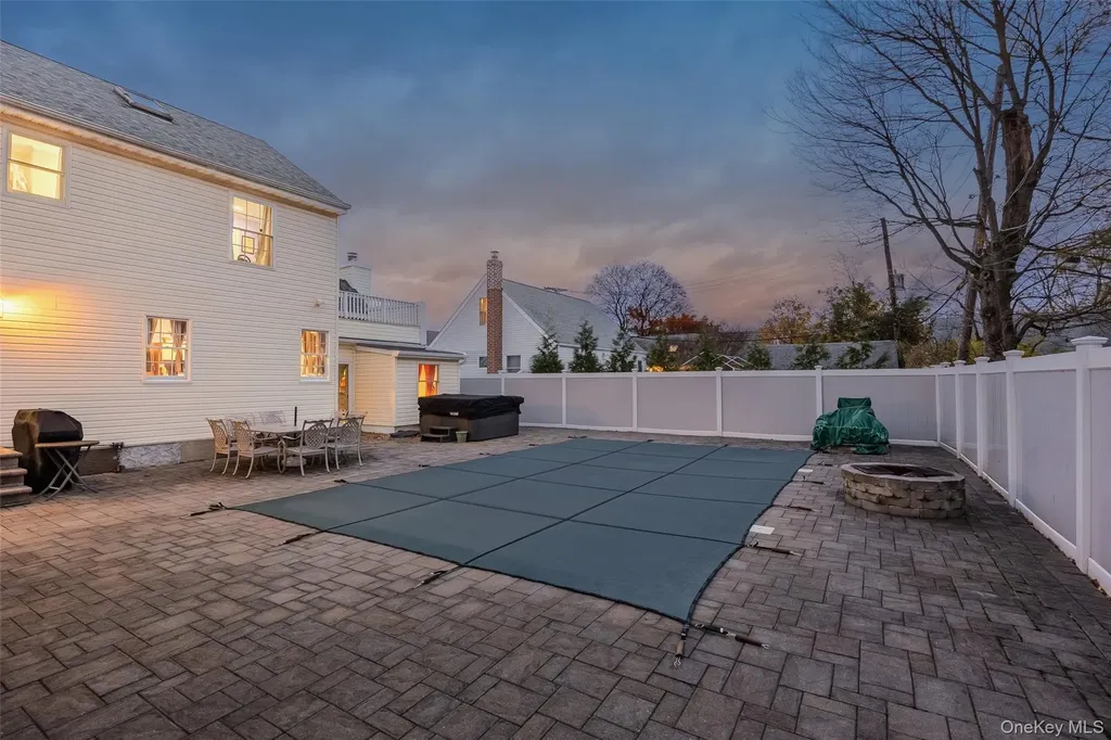 2906 Lawrence Drive Wantagh NY 11793