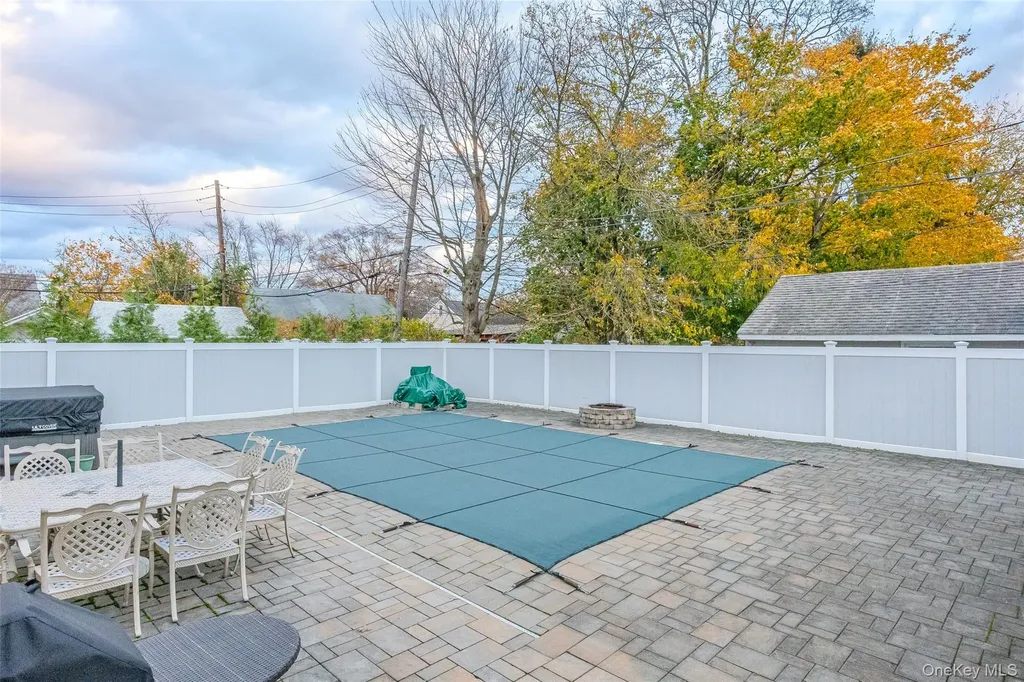 2906 Lawrence Drive Wantagh NY 11793