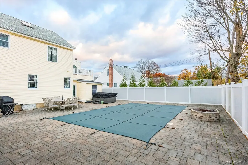 2906 Lawrence Drive Wantagh NY 11793
