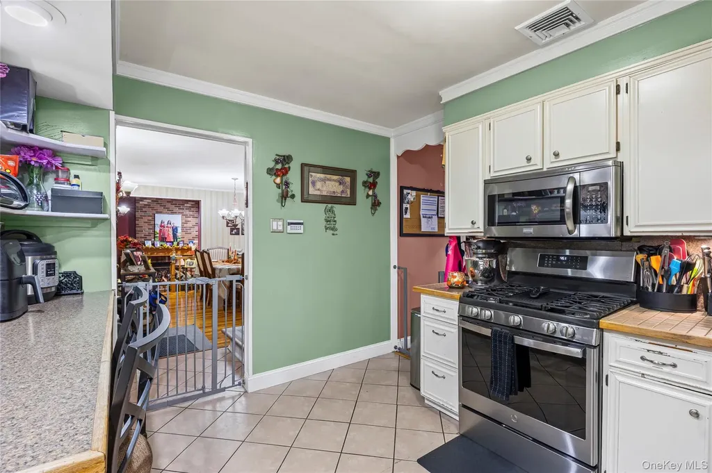 2906 Lawrence Drive Wantagh NY 11793