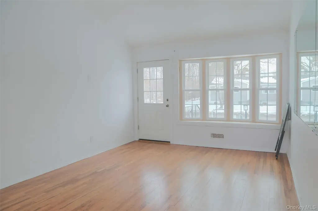 188 Forrest Place Bay Shore NY 11706
