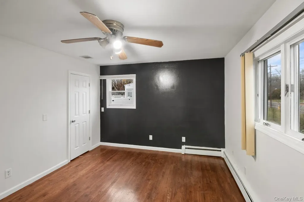 250 Spur Drive S Bay Shore NY 11706
