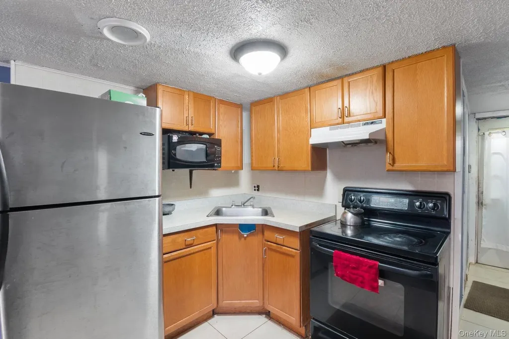 250 Spur Drive S Bay Shore NY 11706