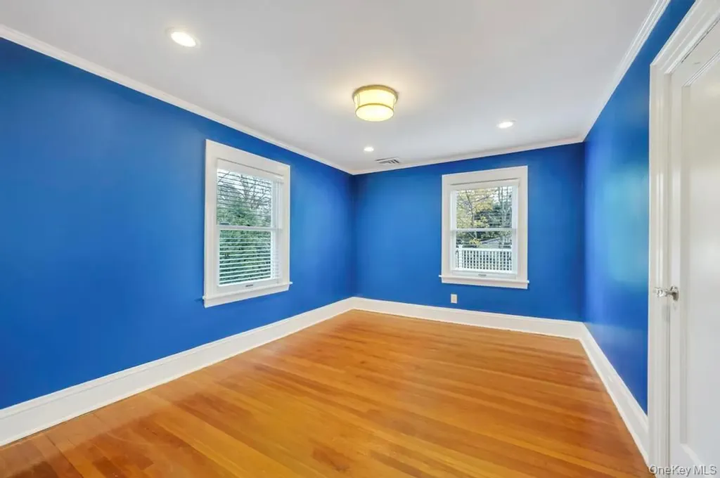 9 Sycamore Drive Great Neck NY 11021