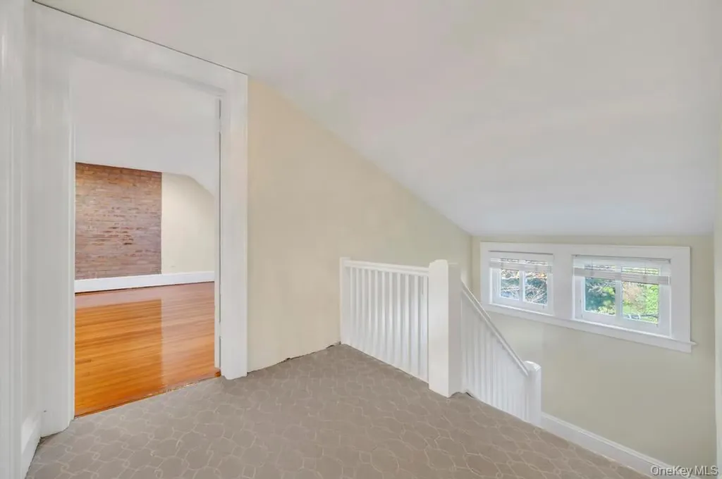 9 Sycamore Drive Great Neck NY 11021