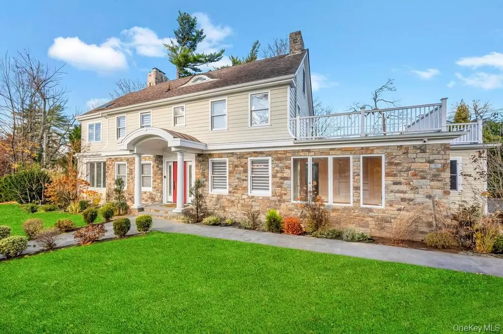 9 Sycamore Drive Great Neck NY 11021