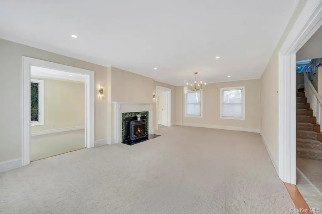 9 Sycamore Drive Great Neck NY 11021