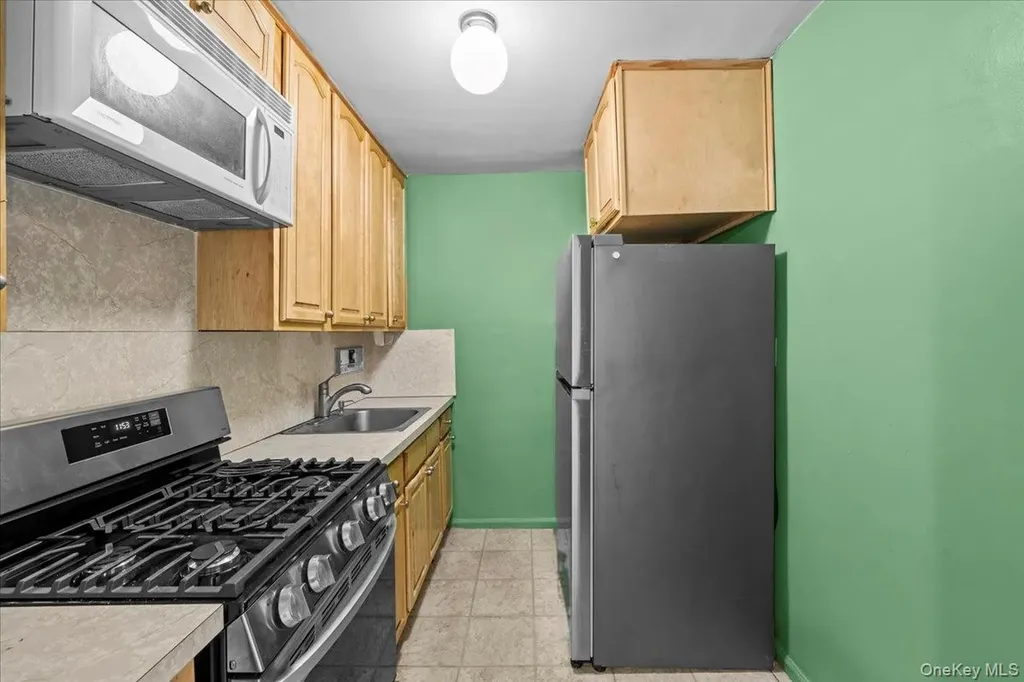 8935 155th Avenue Howard Beach NY 11414