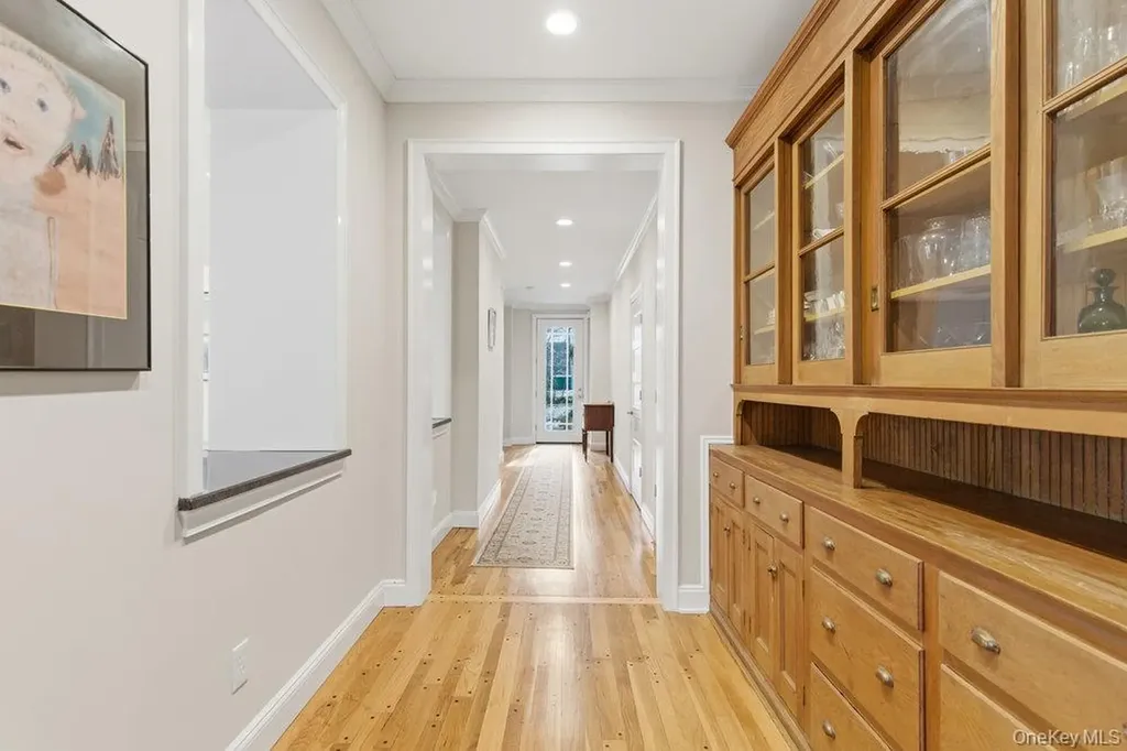 5 Cedar Lane Glen Cove NY 11542