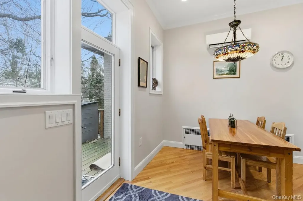 5 Cedar Lane Glen Cove NY 11542