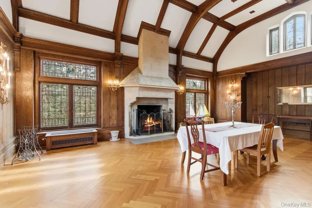 5 Cedar Lane Glen Cove NY 11542