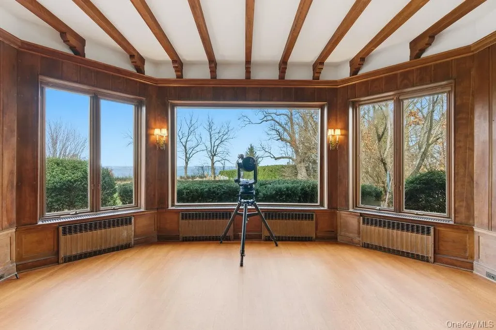 5 Cedar Lane Glen Cove NY 11542