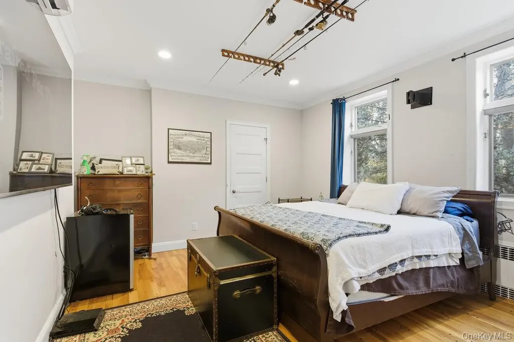 5 Cedar Lane Glen Cove NY 11542
