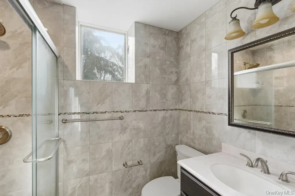 5 Cedar Lane Glen Cove NY 11542