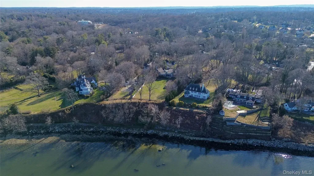 5 Cedar Lane Glen Cove NY 11542