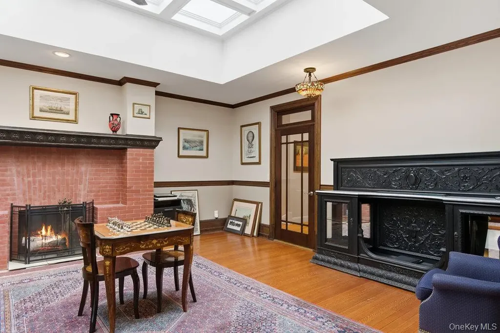 5 Cedar Lane Glen Cove NY 11542