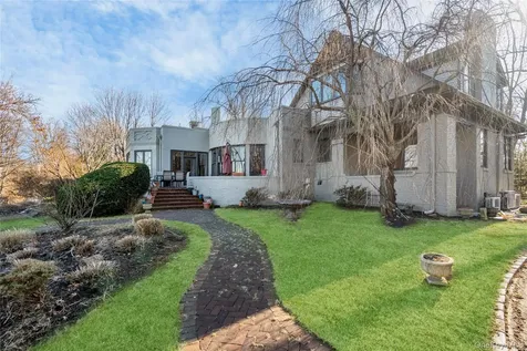 5 Cedar Lane Glen Cove NY 11542