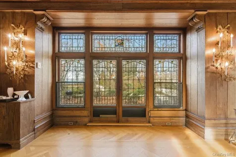 5 Cedar Lane Glen Cove NY 11542