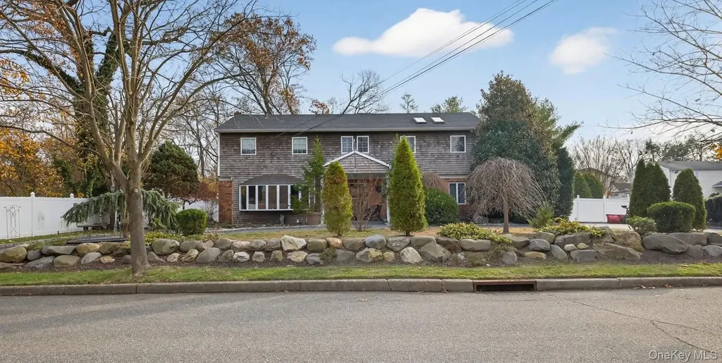 110 Florida Avenue Commack NY 11725