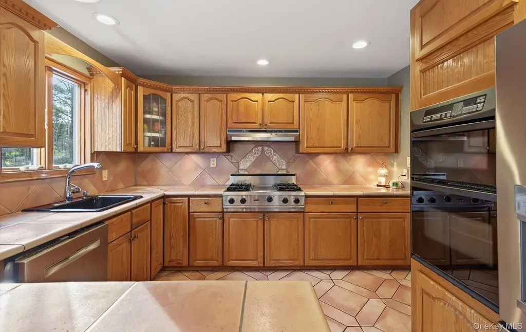 110 Florida Avenue Commack NY 11725