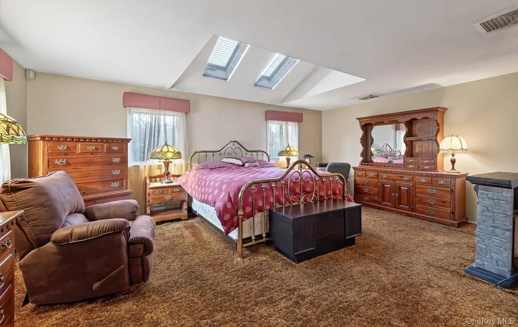 110 Florida Avenue Commack NY 11725
