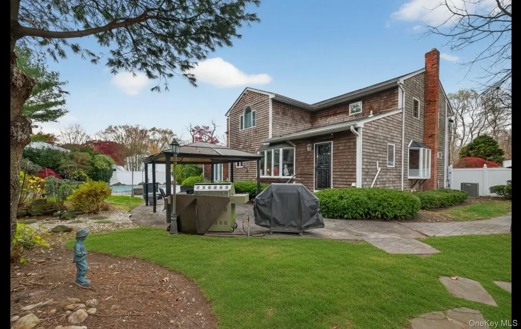 110 Florida Avenue Commack NY 11725