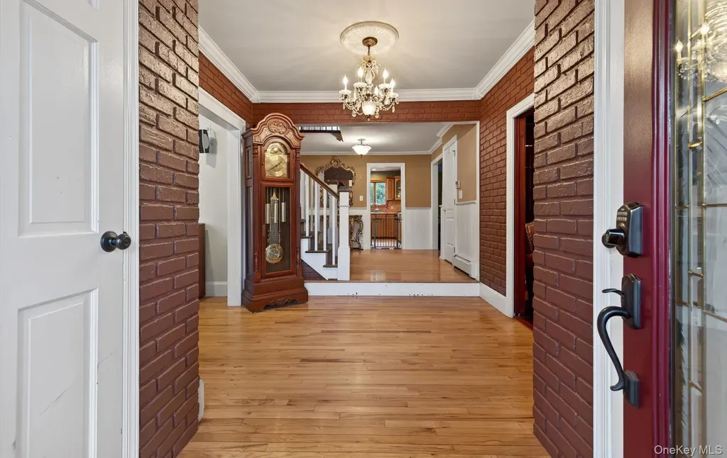 110 Florida Avenue Commack NY 11725