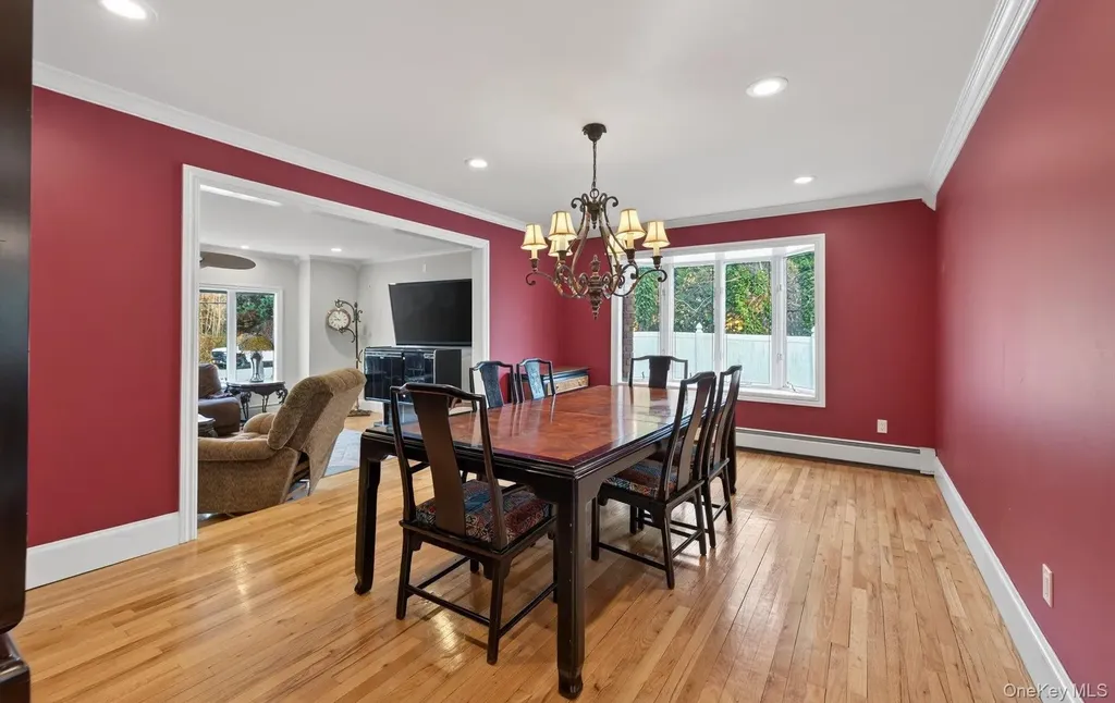 110 Florida Avenue Commack NY 11725