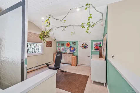 4 Malcolm Street Bellport NY 11713