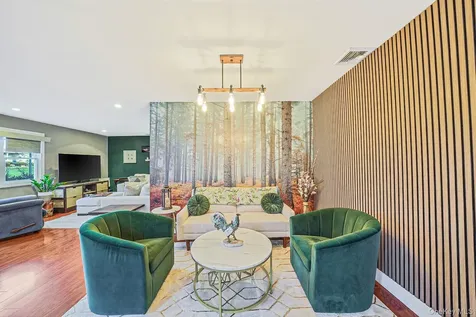 4 Malcolm Street Bellport NY 11713