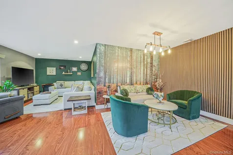 4 Malcolm Street Bellport NY 11713