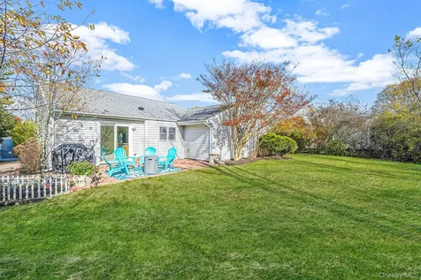 4 Malcolm Street Bellport NY 11713