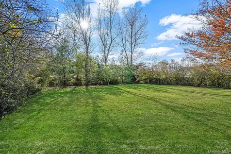 4 Malcolm Street Bellport NY 11713