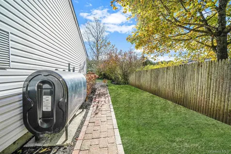 4 Malcolm Street Bellport NY 11713