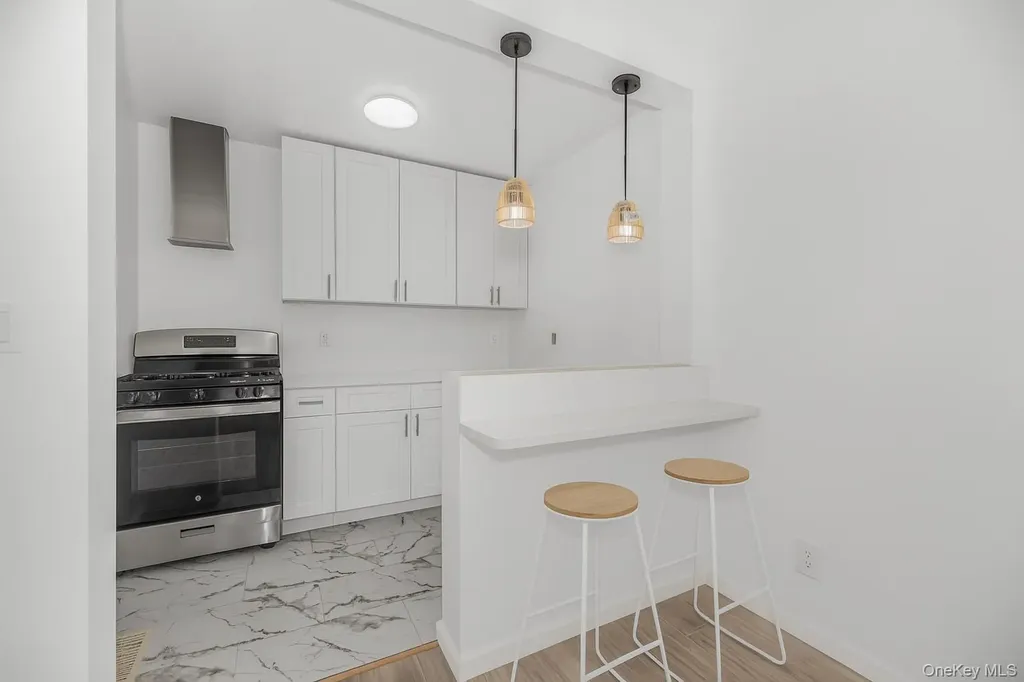 975 E 178th Street Bronx NY 10460
