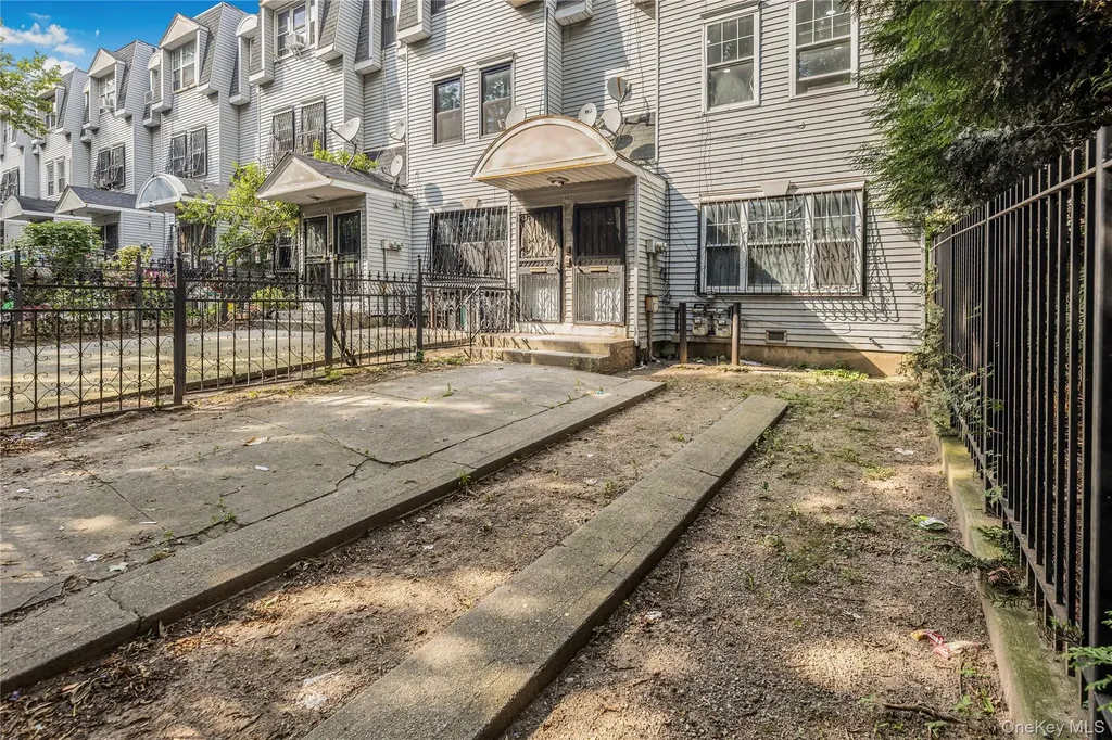 975 E 178th Street Bronx NY 10460