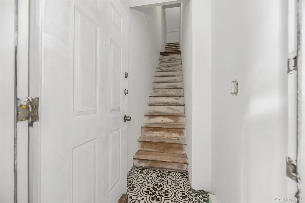 975 E 178th Street Bronx NY 10460