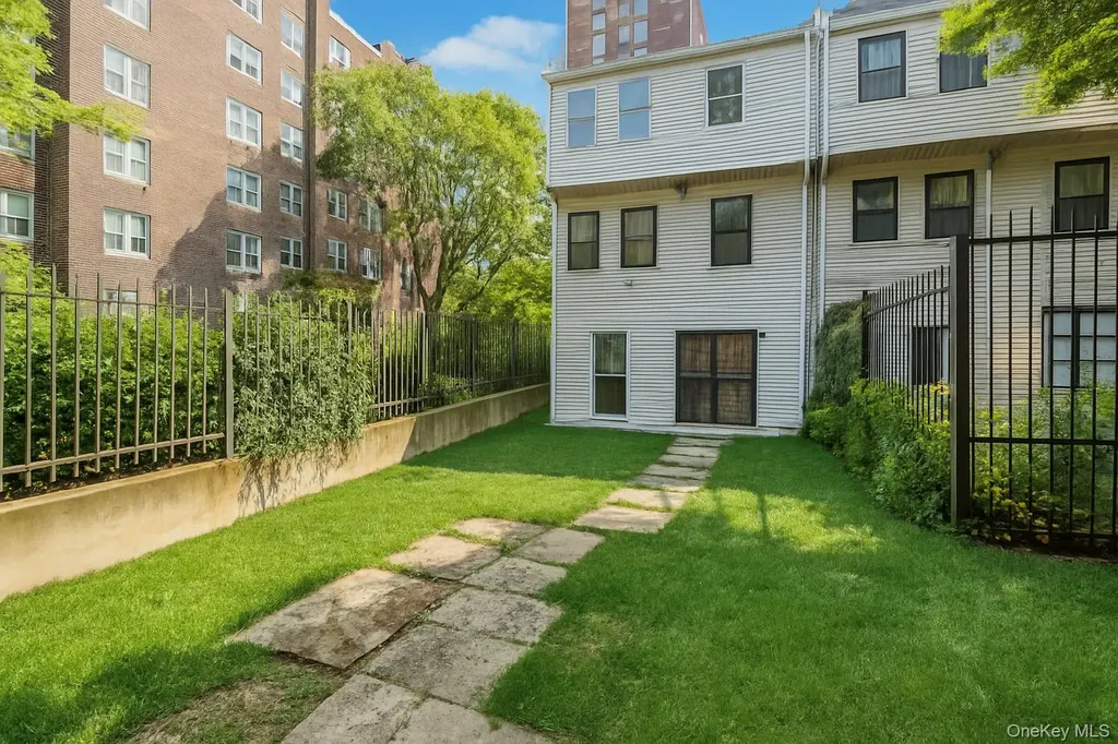975 E 178th Street Bronx NY 10460
