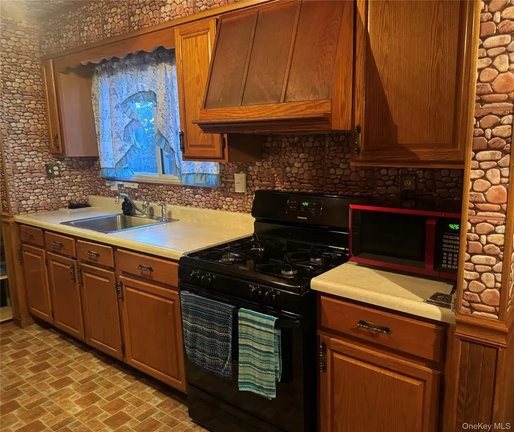 304 Clark Place Maybrook NY 12543