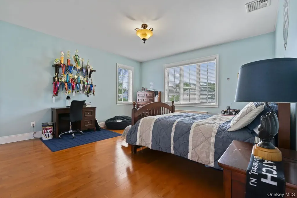 14910 7th Avenue Whitestone NY 11357