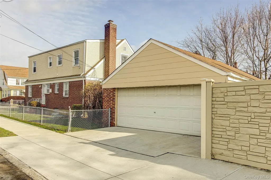 220-04 103rd Avenue Cambria Heights NY 11429