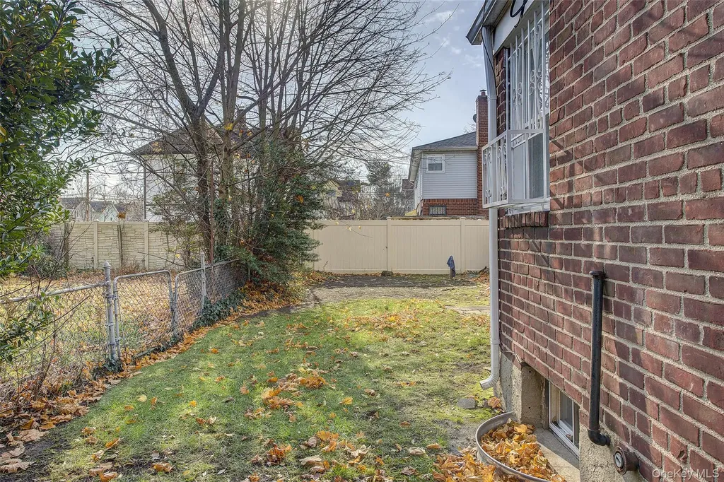 220-04 103rd Avenue Cambria Heights NY 11429